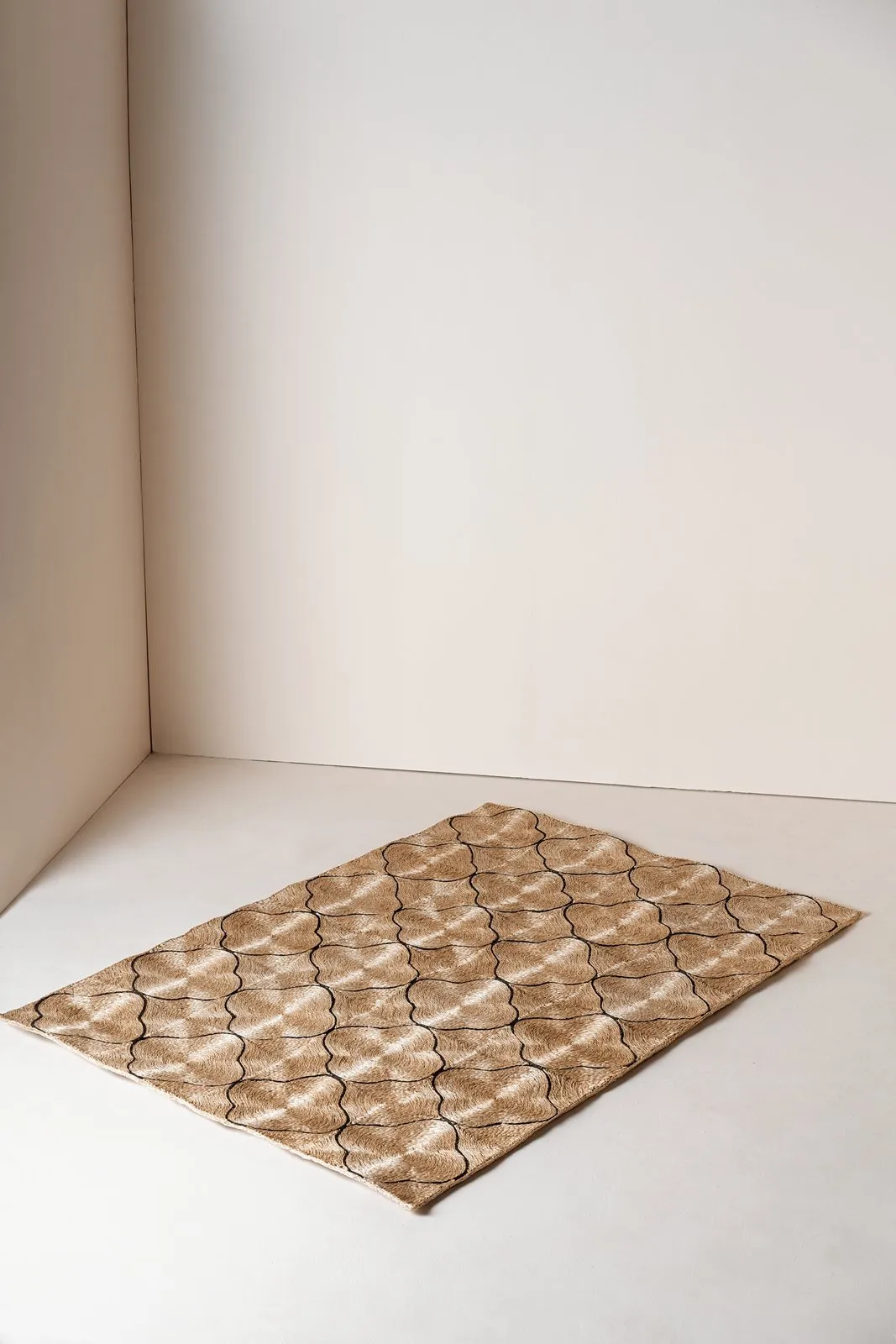Quatrefoil Seamless abaca rug